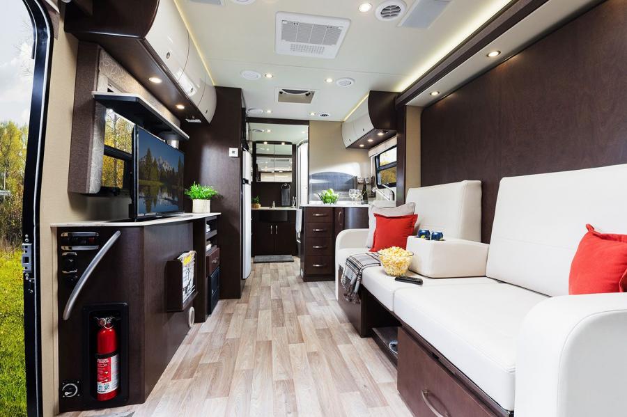 Интерьер Leisure Travel Vans Unity (Br.906) 2015 года  (фото 8 из 9)